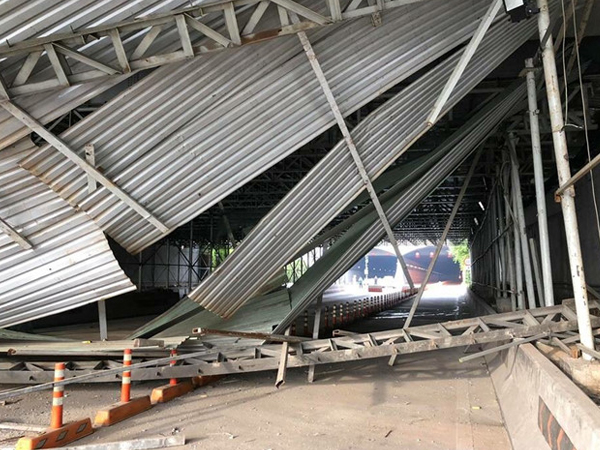 Sập giàn giáo trước hầm Thủ Thiêm, giao thông khu Đông Sài Gòn tê liệt