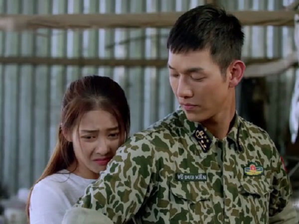 Hậu Duệ Mặt Trời tập 15-16: Vừa được cứu mạng, Khả Ngân lại tiếp tục từ chối tình cảm của Song Luân lần nữa