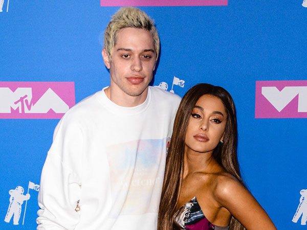 Nhanh như hủy show, Ariana Grande vừa hủy hôn ước với bạn trai chỉ sau 4 tháng đính hôn