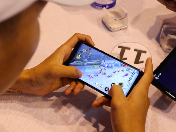 Nokia ra smartphone dành cho game thủ giá 4,8 triệu đồng