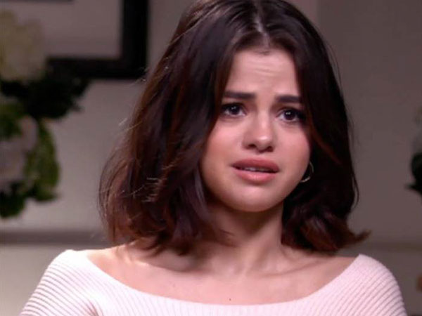 Selena Gomez phục hồi chậm, cảm thấy sợ hãi và khóc rất nhiều trong quá trình điều trị tâm thần