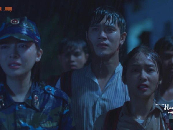 Hậu Duệ Mặt Trời tập 17-18: Chia tay Duy Kiên, Hoài Phương liều mạng cứu người trong cơn bão