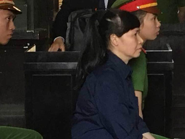 Kinh ngạc cô thợ cắt tóc 'moi' trăm tỉ của đại gia trong chớp mắt
