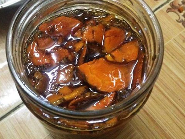 Thái nghệ bỏ vào ngâm với mật ong rồi thoa lên mặt và xem điều kì diệu gì xảy ra