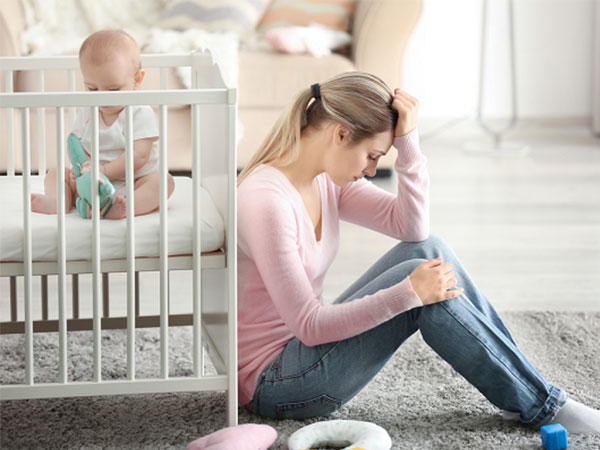 Mẹ chồng không cho tôi bước chân vào nhà vì đã gửi con cho bà để cùng chồng đi du lịch