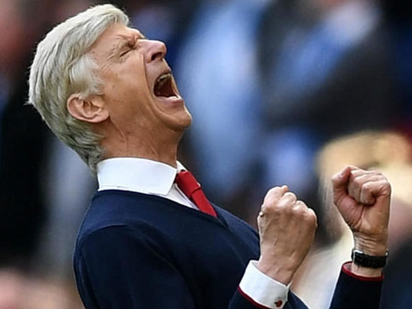 HLV Wenger ấn định ngày tái xuất: Bến đỗ là Real Madrid?