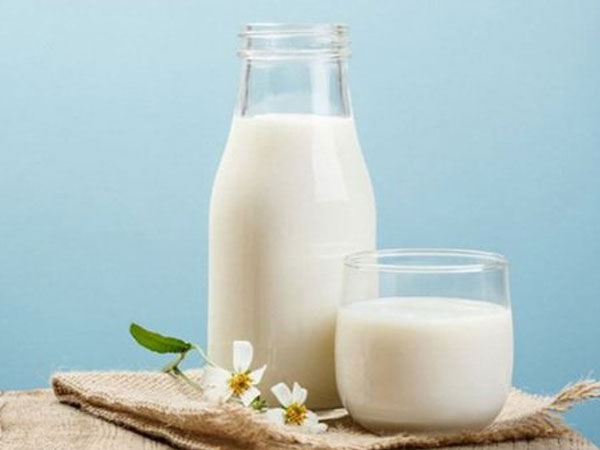 Thực hư quan niệm không thể ăn chuối, uống sữa khi đói bụng