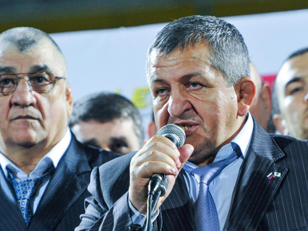 Gác lại thù hận, bố của Khabib bất ngờ mời McGregor đến Nga dự một 'bữa tiệc' đặc biệt