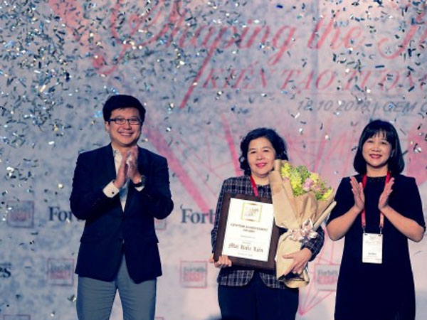 Tổng giám đốc Vinamilk là người phụ nữ duy nhất được Forbes Việt Nam vinh danh với giải thưởng 'Thanh tựu trọn đời'
