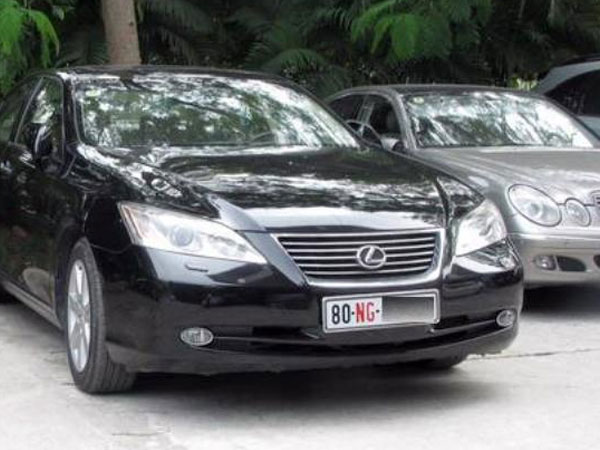 Chơi siêu xe biển ngoại giao: Đại gia mua chui, lậu thuế tiền tỷ
