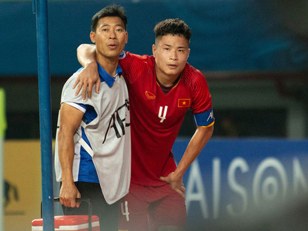 Đội trưởng U19 Việt Nam nhập viện sau trận thua Jordan