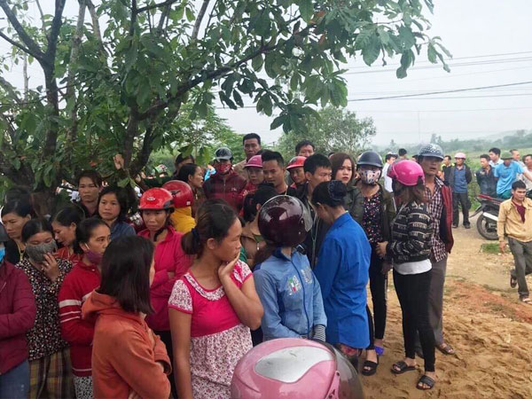 Hà Tĩnh: 4 người trong gia đình chết trong tư thế treo cổ