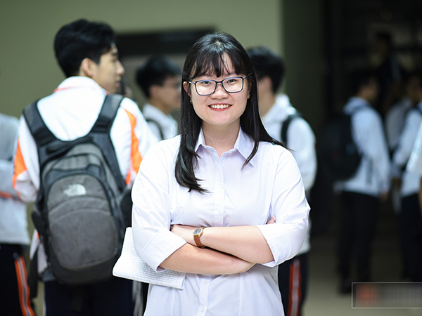 Nữ sinh 2000 giành HCV Olympic Sinh học Quốc tế, đạt kỷ lục thí sinh có điểm thi cao nhất thế giới: Ba lô đến trường nặng 8kg toàn là sách vở