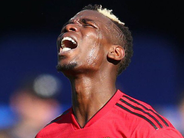 Pogba bị 'ném đá' tơi bời sau hành vi hét lên la mắng đồng đội