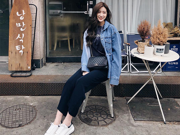 Vào những ngày mưa ảm đạm, muốn diện đồ vừa đẹp xinh vừa thoải mái thì các nàng hãy nhớ thật kỹ 4 tips sau