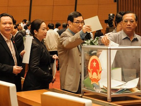 'Cảm xúc đặc biệt' qua hai lần lấy phiếu tín nhiệm ở nghị trường