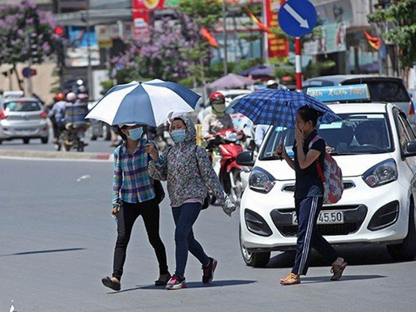 Dự báo thời tiết 22/10: Hà Nội nắng nóng, chiều tối mưa rào