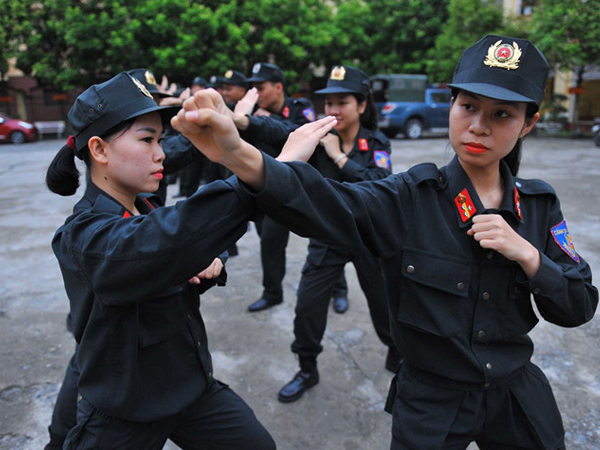 Hình ảnh đẹp trong tập luyện của các nữ chiến sĩ CSCĐ Việt Nam