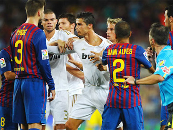 Robert Huth: 'El Clasico là một trận đấu cặn bã'