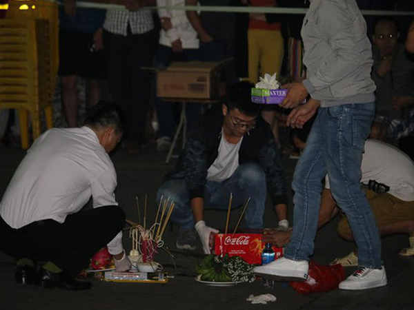 Vụ mẹ trẻ ném con sơ sinh tử vong: Cháu bé đã được đặt tên, đưa về chôn cất trong một ngôi chùa