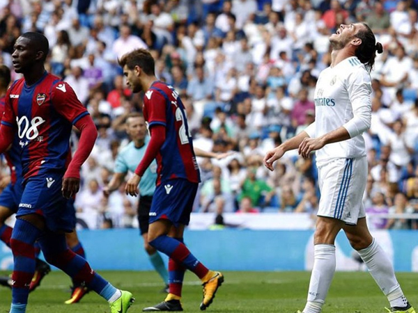 Đồng loạt 3 'ông lớn' Real, Barca và Bayern cùng sa sút: Đáy hình sin của một chu kỳ