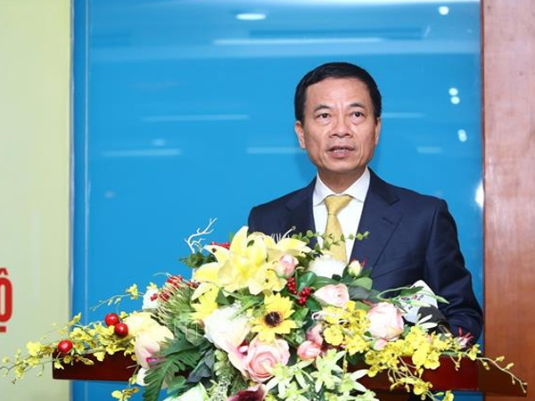 Ông Nguyễn Mạnh Hùng giữ chức vụ Bộ trưởng Bộ Thông tin và Truyền thông