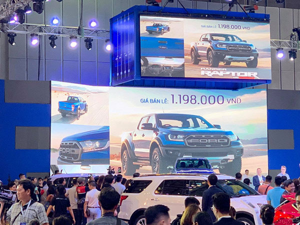 'Lỗi đánh máy' khiến Ford Raptor 2018 rẻ hơn xe đạp ở Việt Nam