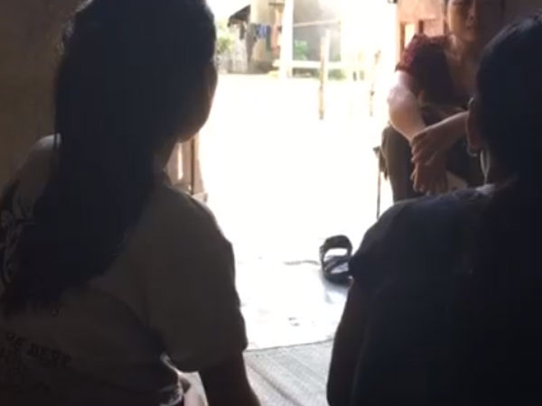Clip: Người mẹ đau đớn phát hiện con gái 14 tuổi có thai do bố ruột hiếp dâm