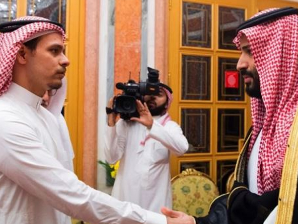 Con trai nhà báo Khashoggi rời Saudi Arabia đến Mỹ