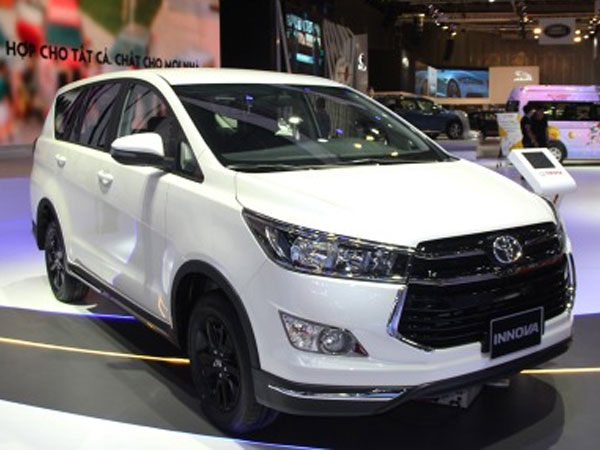 Toyota Innova thêm trang bị, tăng giá 40 triệu tại Việt Nam