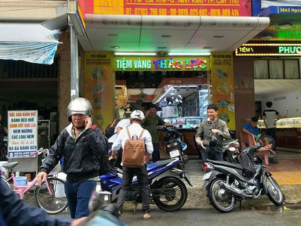 Vợ chủ tiệm vàng Thảo Lực muốn được trả lại 20 viên kim cương và 19.910 hột đá nhân tạo