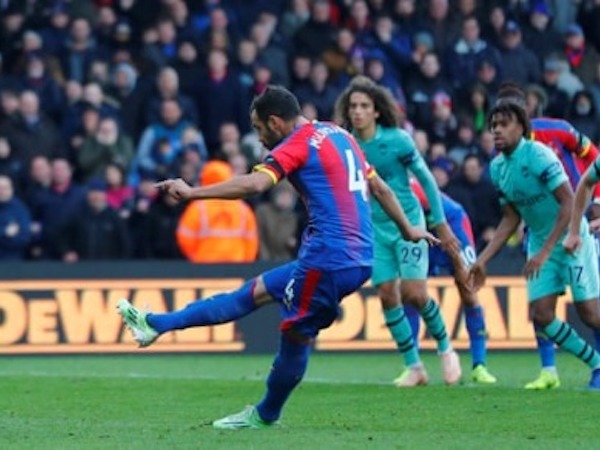 Arsenal đứt mạch thắng, lỡ cơ hội vào top 3
