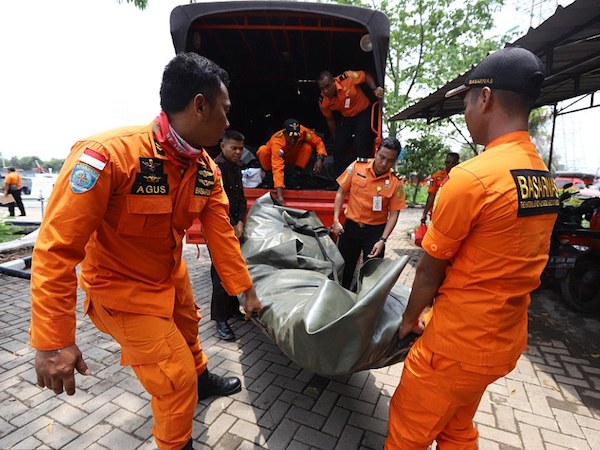 Giới chức Indonesia xác nhận không còn ai sống sót trong vụ máy bay Lion Air rơi