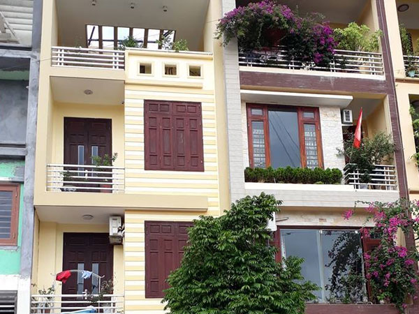 Nhà chủ tịch phường đẹp đẽ 4 tầng, vợ vẫn được vay vốn thoát nghèo