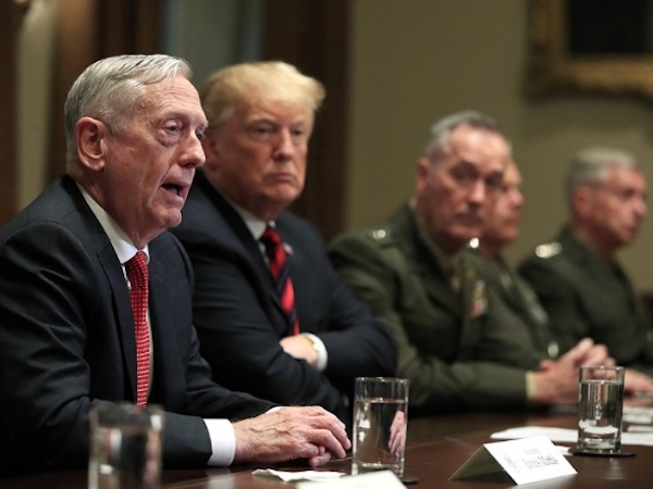 Nhiều quan chức cấp cao trong nội các của Trump sắp ra đi