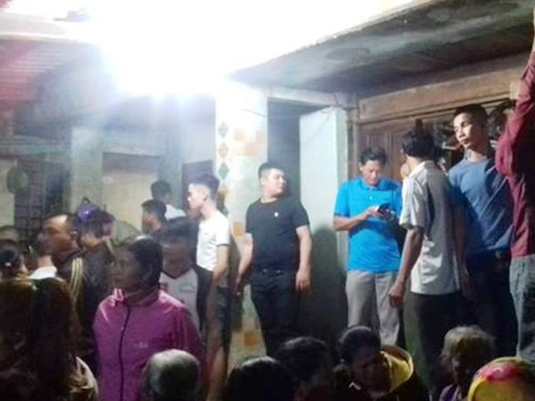 Phát hiện mẹ và con trai 18 tháng tuổi chết trong tư thế treo cổ
