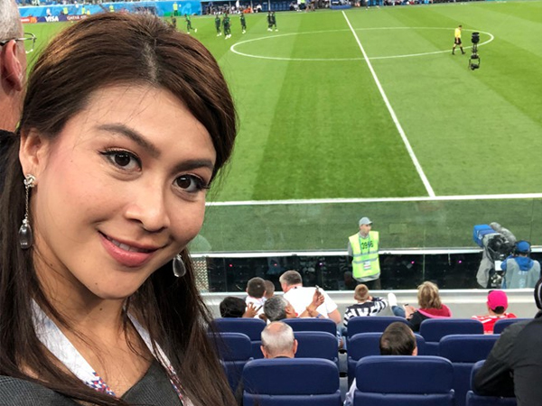 Sự nghiệp không phải dạng vừa của nữ trợ lý tử nạn cùng chủ tịch Leicester - Á hậu Hoàn vũ Thái Lan