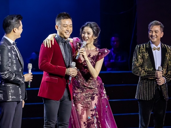 Vừa tháo sụn mũi, Lệ Quyên vẫn 'cháy' hết 30 ca khúc trong liveshow riêng