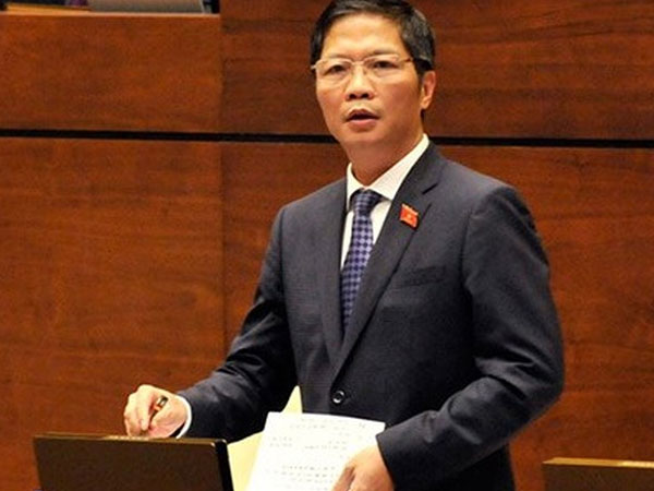Bộ trưởng Trần Tuấn Anh bối rối khi ĐBQH 'truy' chuyện 'thuế 0%, giá xe vẫn tăng'