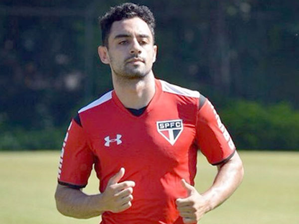 Cầu thủ Brazil bị chặt đầu, xác vứt ở bụi rậm
