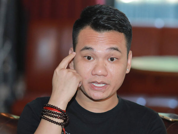 Khắc Việt xin lỗi khán giả vì phát ngôn tục tĩu