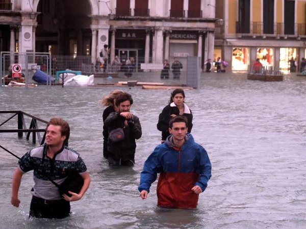 Venice ngập úng bất thường, nghiêm trọng nhất thập kỷ