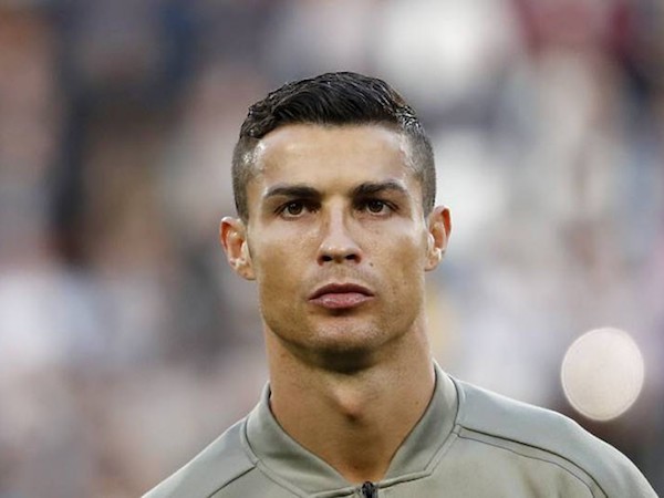 Cris Ronaldo cay mũi trải lòng về vụ bị tố làm chuyện đồi bại với giáo viên