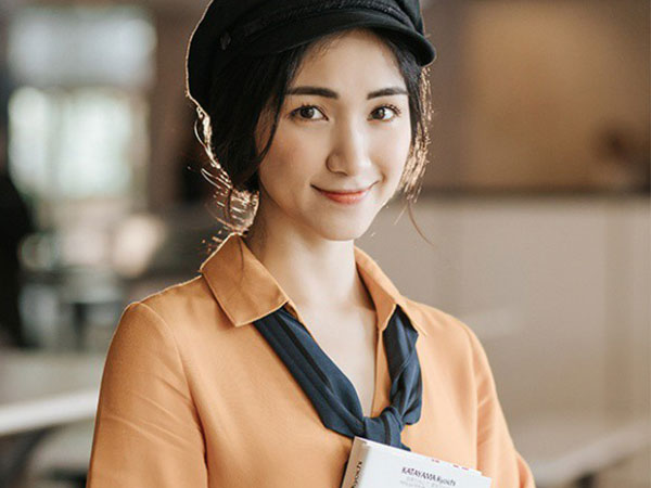 Hòa Minzy đăng ảnh phải nhập viện gấp để phẫu thuật dạ dày