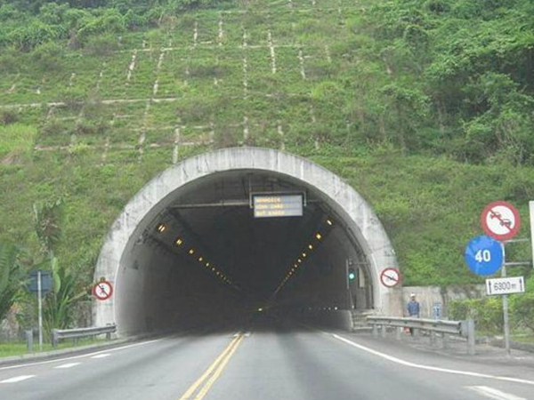Không có chuyện gián đoạn hoạt động hầm Hải Vân do nợ tiền điện