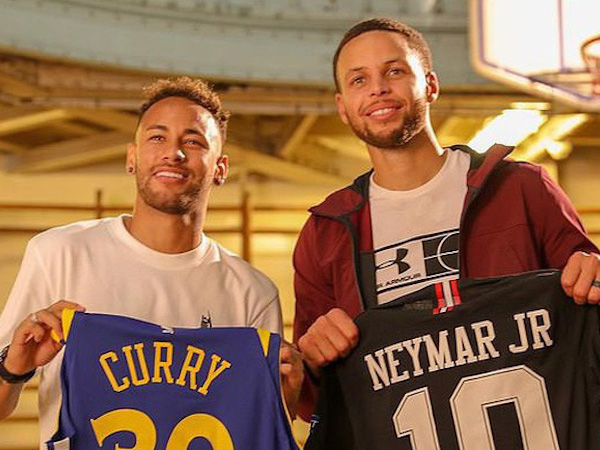 Neymar gọi Messi là thần tượng, nói Ronaldo như 'quái vật'