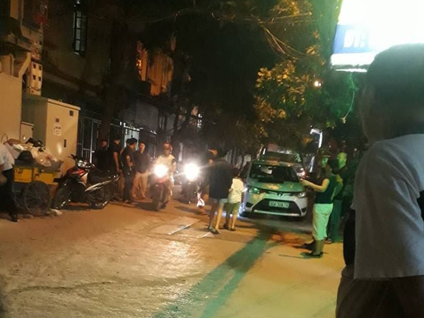 Vụ tài xế taxi nghi bị người đàn ông nổ súng, lái ô tô Mazda chèn qua người: Viên đạn vẫn nằm trong ổ bụng nạn nhân