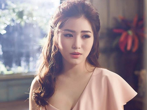 Cái giá đắt phải trả đằng sau thành công của Hương Tràm