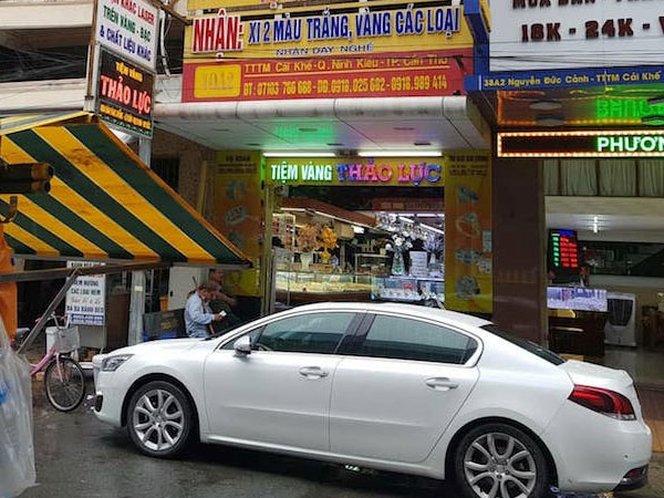 Chủ tiệm vàng Thảo Lực khiếu nại, đòi 20 viên kim cương bị tịch thu