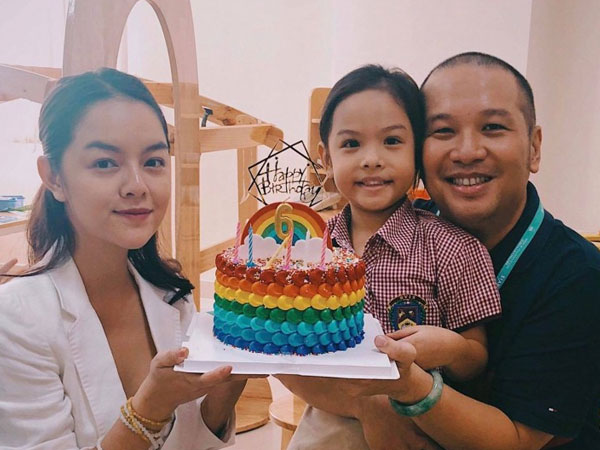 Phạm Quỳnh Anh - Quang Huy rạng rỡ mừng sinh nhật con gái: Lâu lắm rồi mới thấy cả hai trong 1 khung hình!